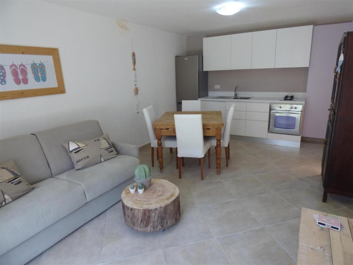 Tundra 1 Apartment Tirrenia Bagian luar foto