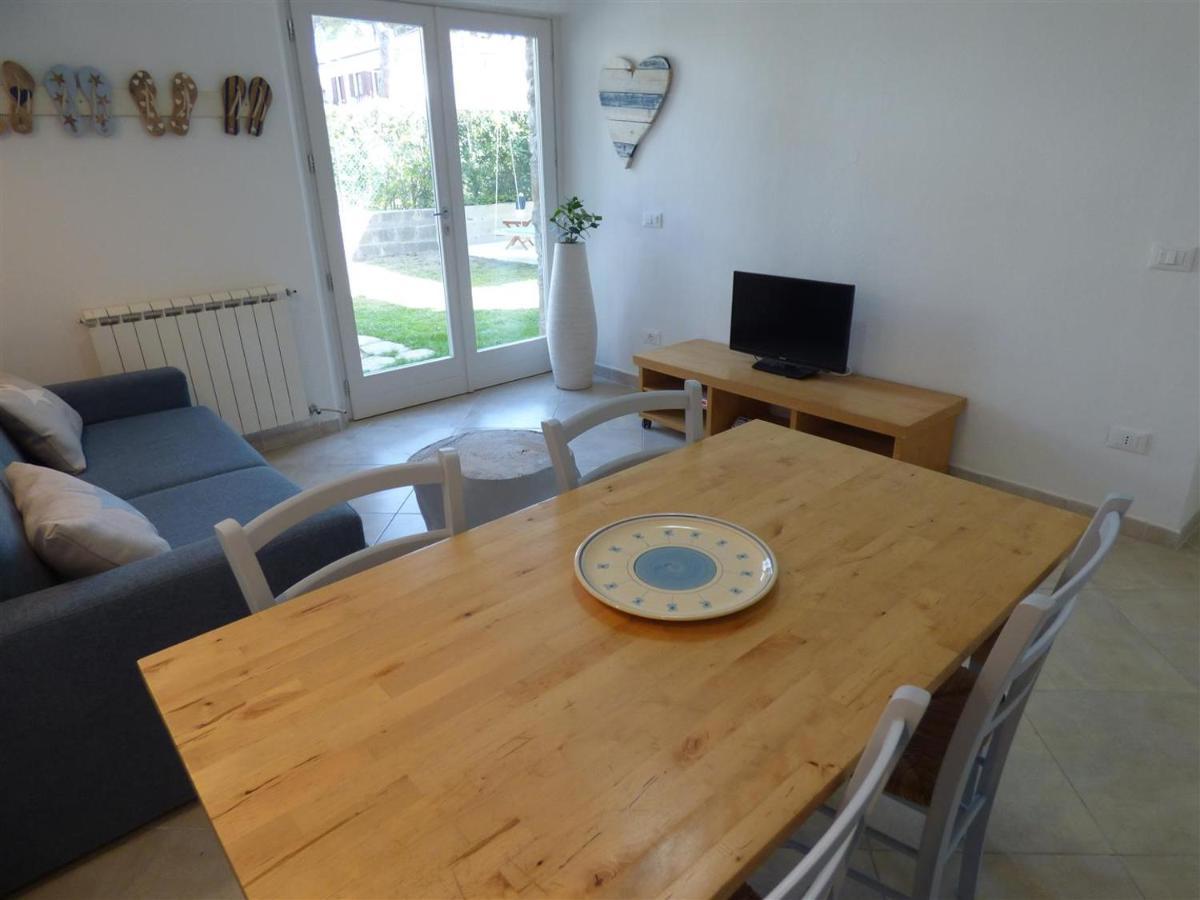 Tundra 1 Apartment Tirrenia Bagian luar foto